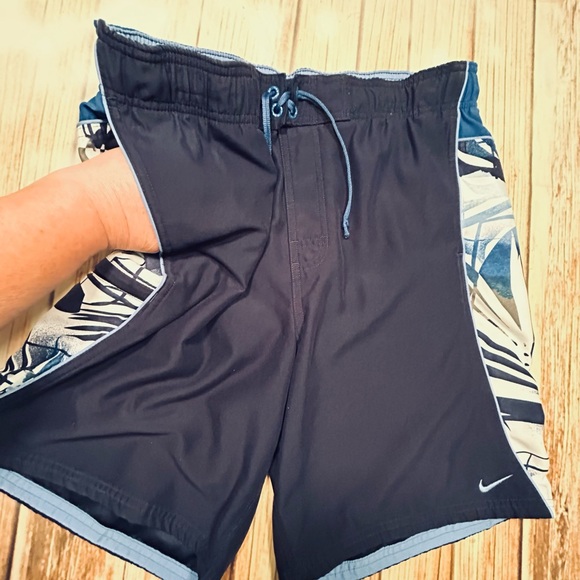 Nike Swim Trunks Board Shorts Mens Size Medium Navy with Floral panels tri color - Picture 5 of 12